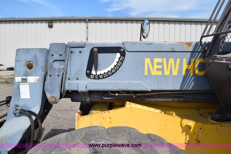 image for item L2568 1999 New Holland LM840 telehandler