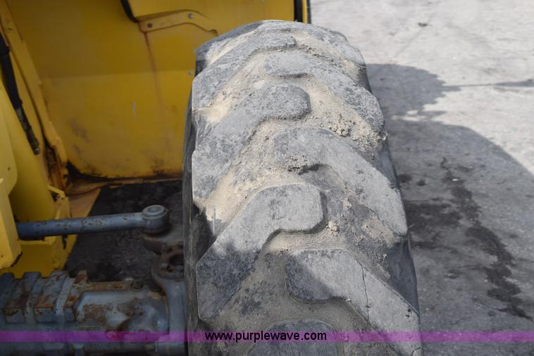 image for item L2568 1999 New Holland LM840 telehandler