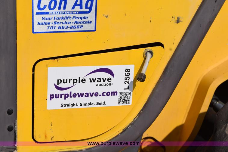 image for item L2568 1999 New Holland LM840 telehandler