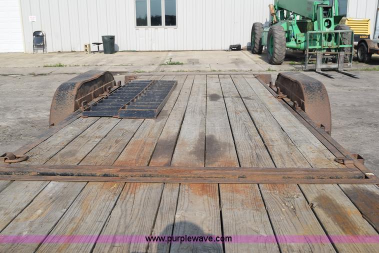 image for item L2576 2009 Tarnel equipment trailer