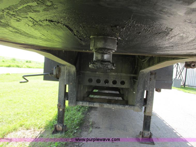 image for item L2630 1999 Trail King TK70LC5-402 equipment trailer