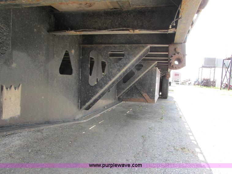 image for item L2630 1999 Trail King TK70LC5-402 equipment trailer