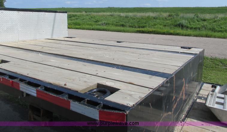 image for item L2630 1999 Trail King TK70LC5-402 equipment trailer