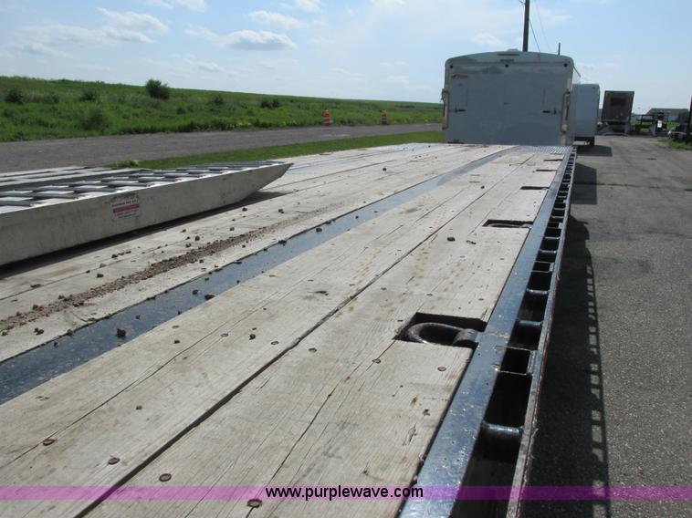 image for item L2630 1999 Trail King TK70LC5-402 equipment trailer