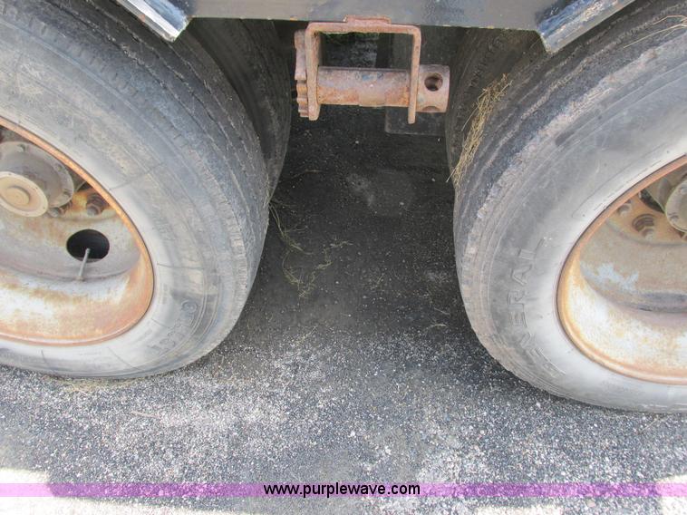 image for item L2630 1999 Trail King TK70LC5-402 equipment trailer