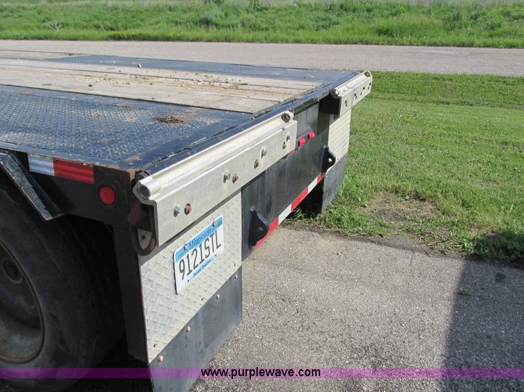 image for item L2630 1999 Trail King TK70LC5-402 equipment trailer