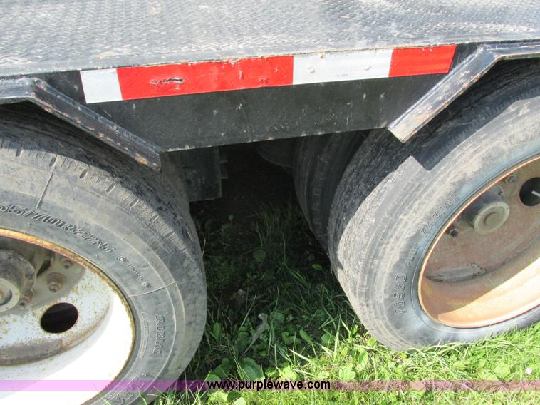 image for item L2630 1999 Trail King TK70LC5-402 equipment trailer