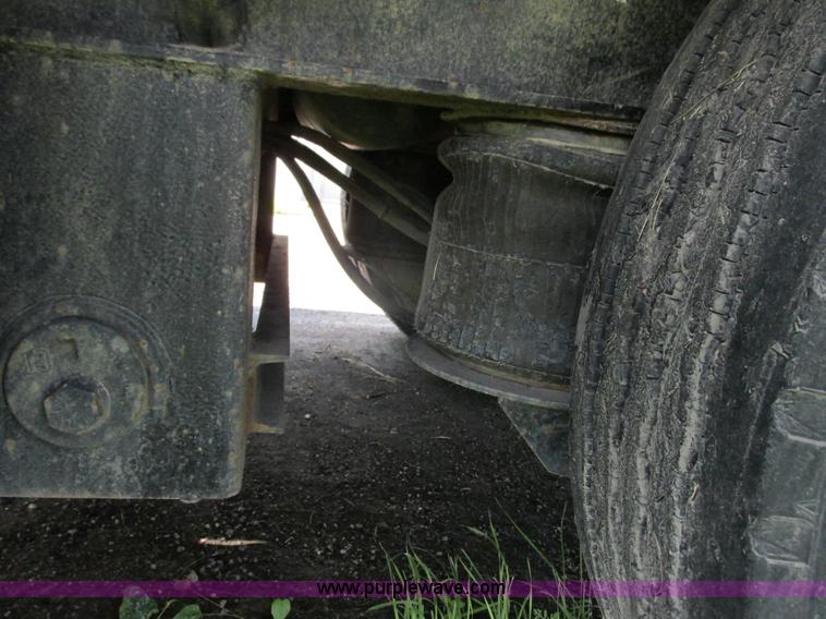 image for item L2630 1999 Trail King TK70LC5-402 equipment trailer