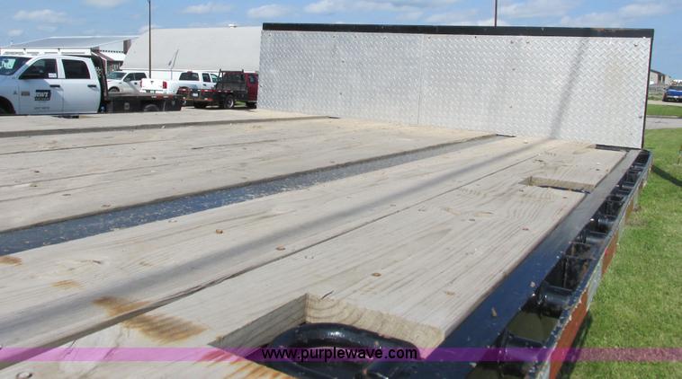 image for item L2630 1999 Trail King TK70LC5-402 equipment trailer