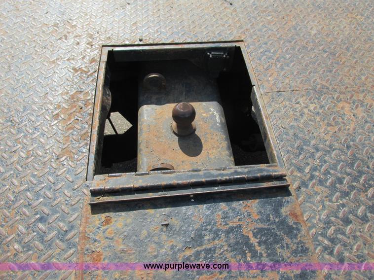 image for item L2631 2011 Dodge Ram 3500 Crew Cab flatbed pickup truck