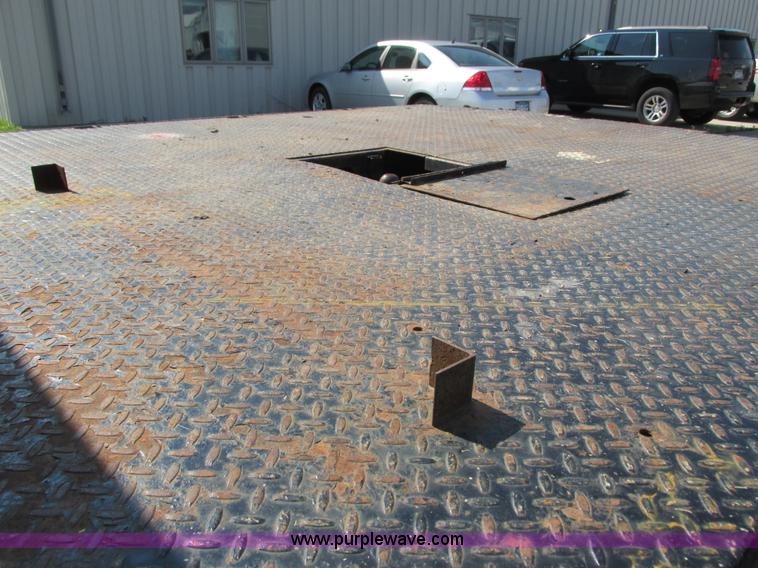 image for item L2631 2011 Dodge Ram 3500 Crew Cab flatbed pickup truck