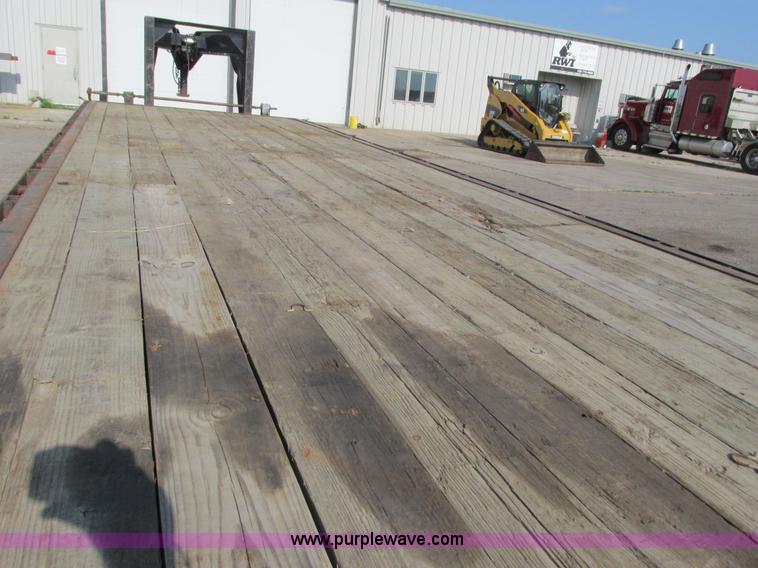 image for item L2635 2007 ABU 10234DG212 equipment trailer