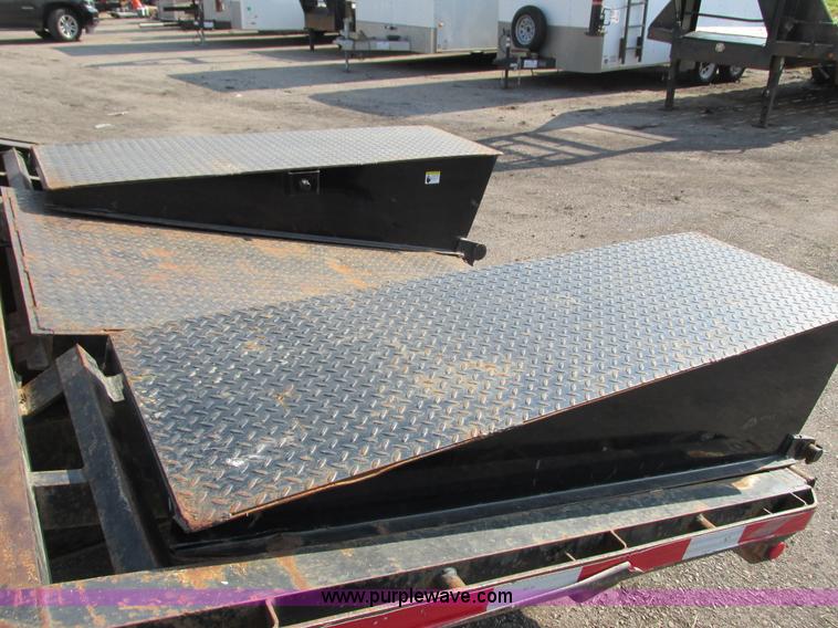 image for item L2635 2007 ABU 10234DG212 equipment trailer