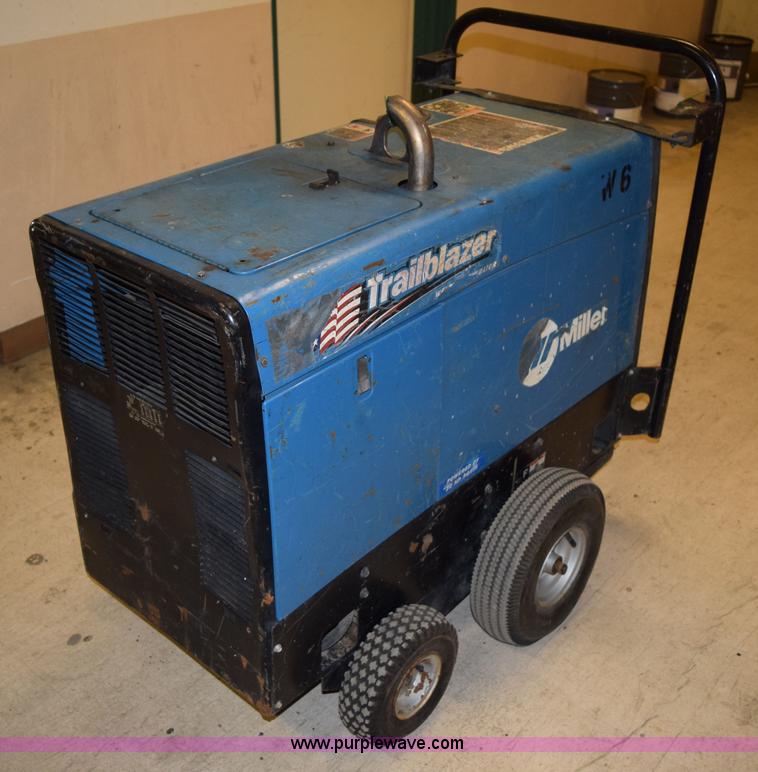 image for item L2642 Miller Trailblazer 275 DC welder
