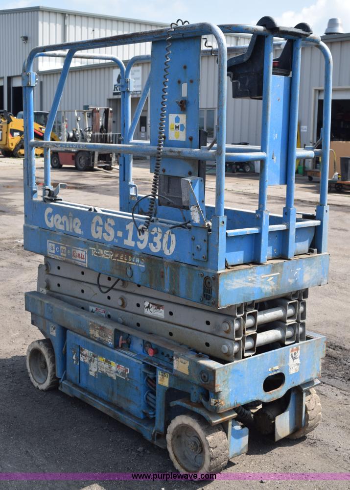 image for item L2650 Genie GS1730 scissor lift