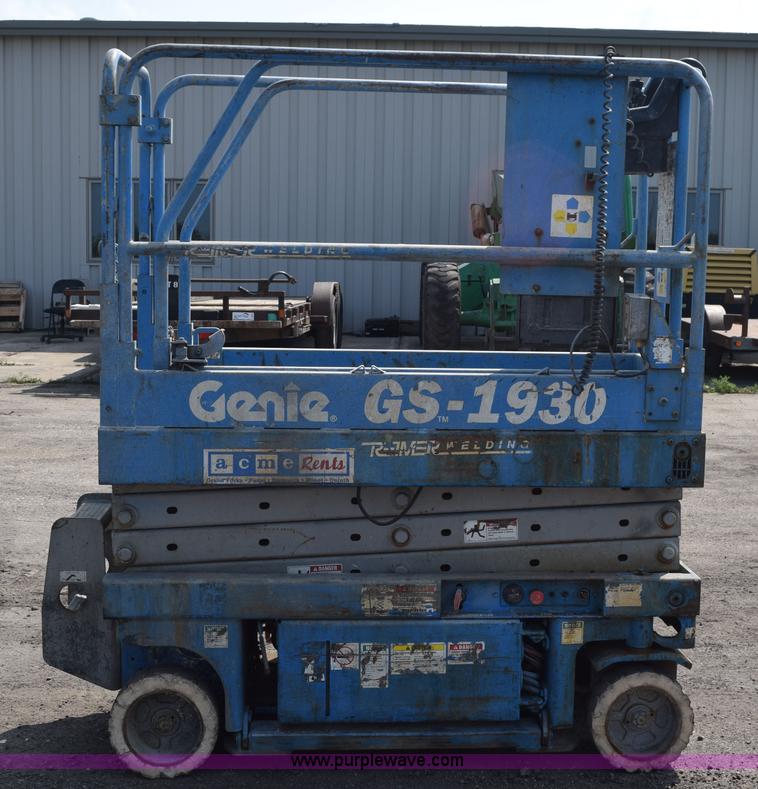 image for item L2650 Genie GS1730 scissor lift