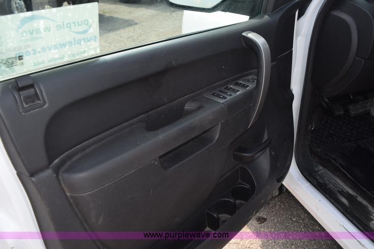 image for item L2651 2012 Chevrolet Silverado 1500 Ext. Cab pickup truck