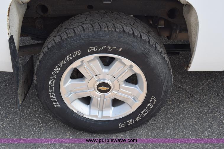 image for item L2651 2012 Chevrolet Silverado 1500 Ext. Cab pickup truck