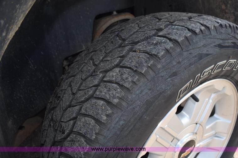 image for item L2651 2012 Chevrolet Silverado 1500 Ext. Cab pickup truck