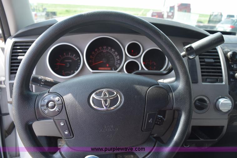 image for item L2653 2013 Toyota Tundra double cab pickup truck