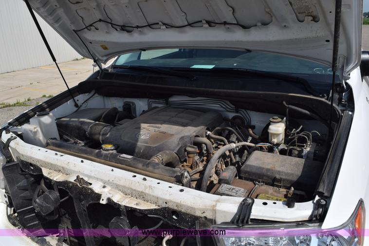 image for item L2653 2013 Toyota Tundra double cab pickup truck