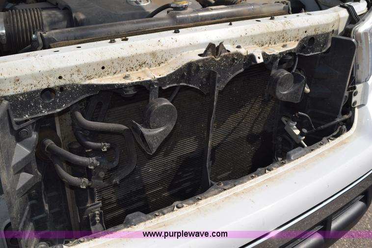 image for item L2653 2013 Toyota Tundra double cab pickup truck