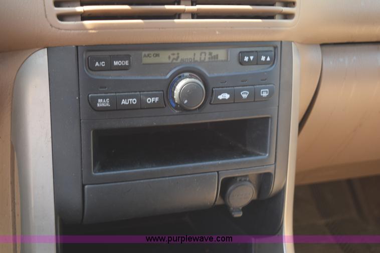 image for item L2654 2004 Honda Pilot EX SUV