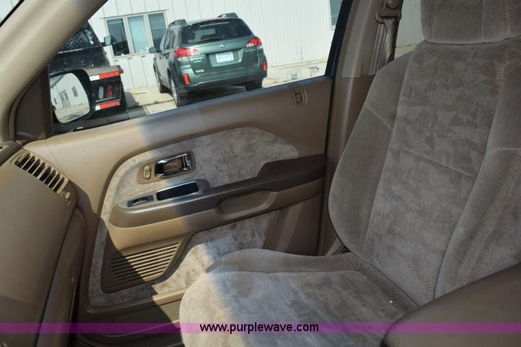 image for item L2654 2004 Honda Pilot EX SUV