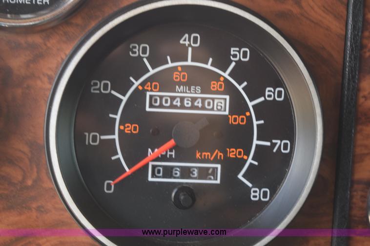 image for item L2655 2001 Kenworth W900L semi truck