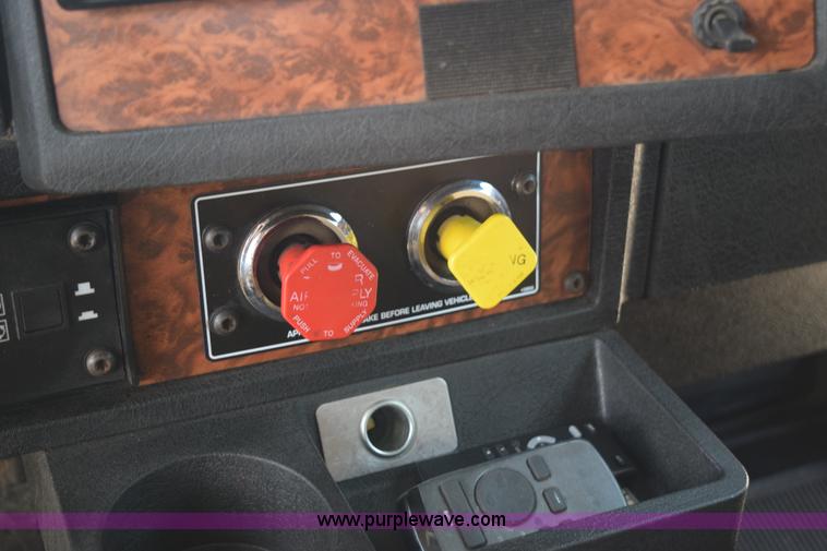 image for item L2655 2001 Kenworth W900L semi truck