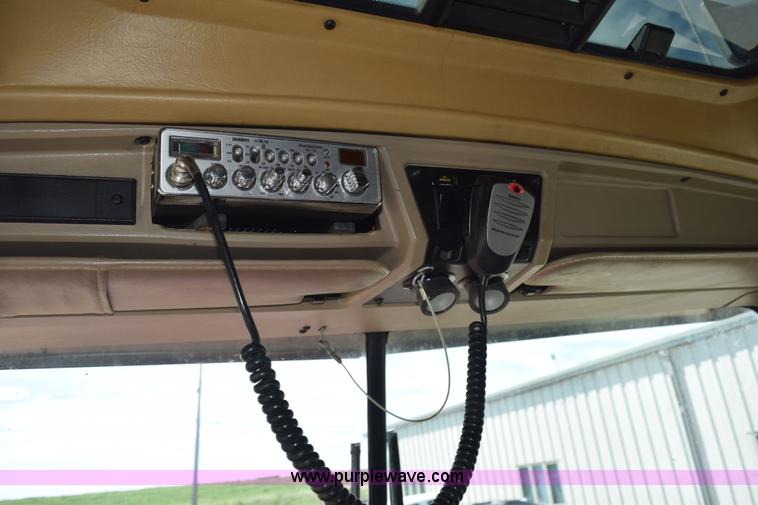 image for item L2655 2001 Kenworth W900L semi truck