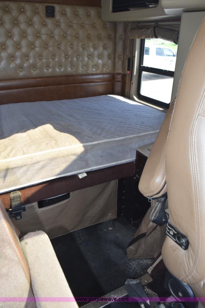 image for item L2655 2001 Kenworth W900L semi truck