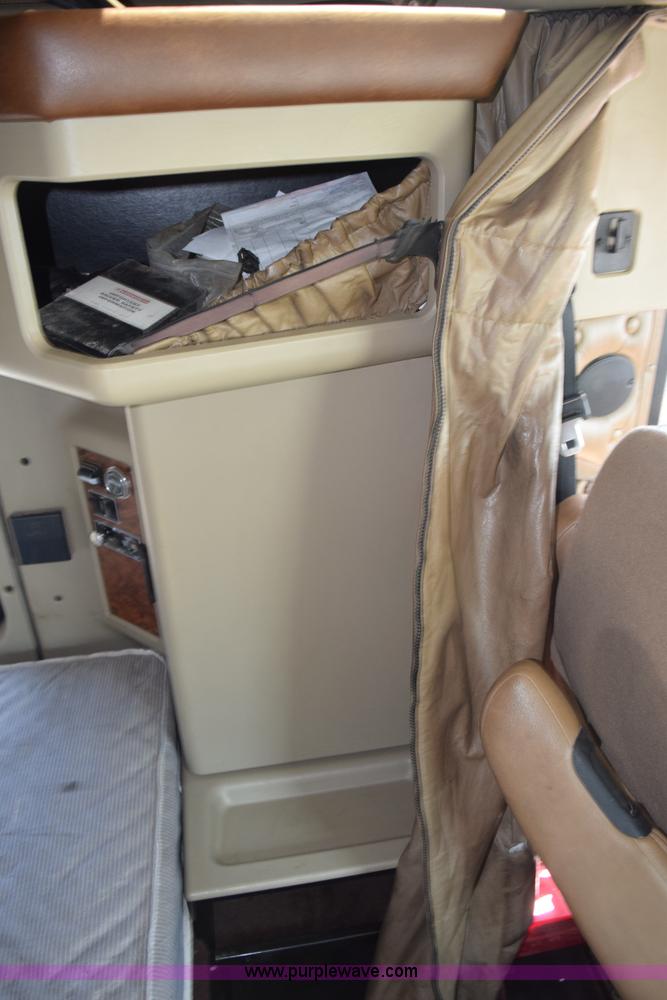 image for item L2655 2001 Kenworth W900L semi truck