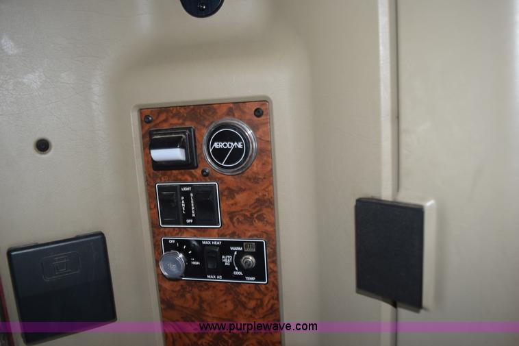 image for item L2655 2001 Kenworth W900L semi truck