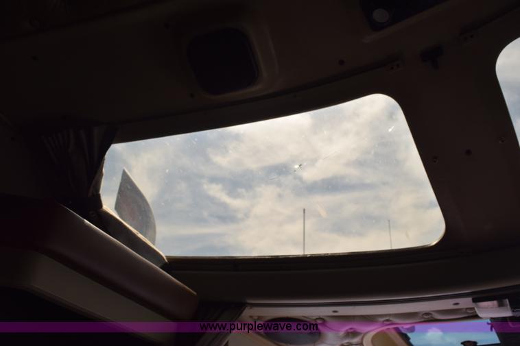 image for item L2655 2001 Kenworth W900L semi truck