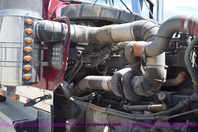 image for item L2655 2001 Kenworth W900L semi truck