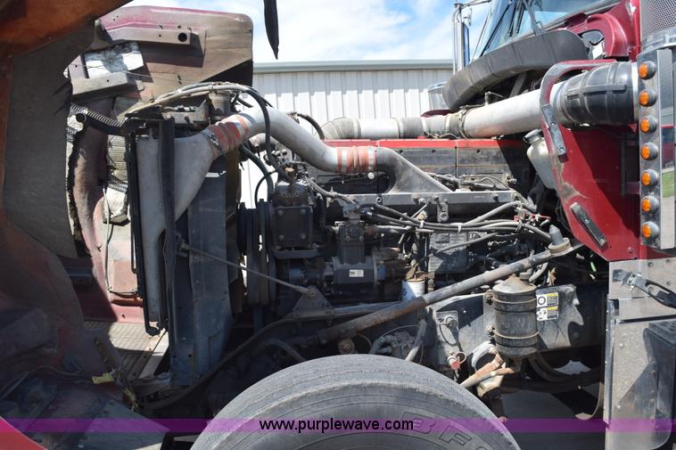 image for item L2655 2001 Kenworth W900L semi truck