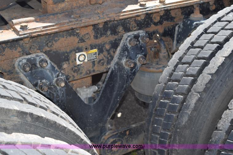 image for item L2655 2001 Kenworth W900L semi truck