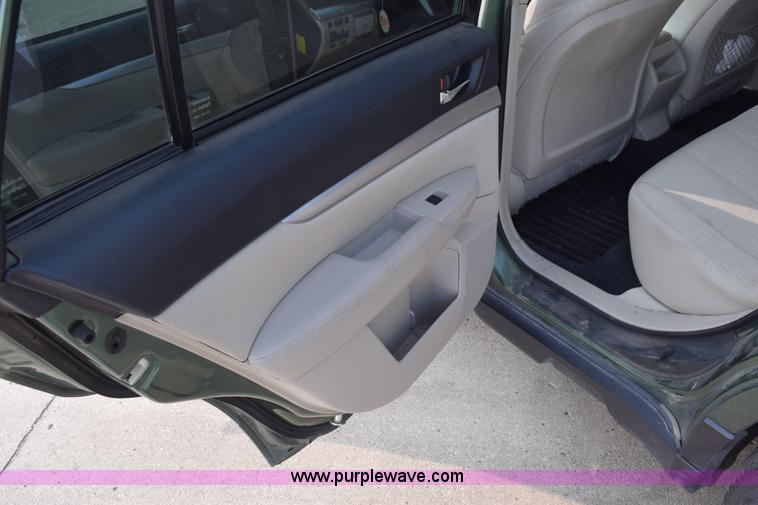 image for item L2656 2011 Subaru Outback