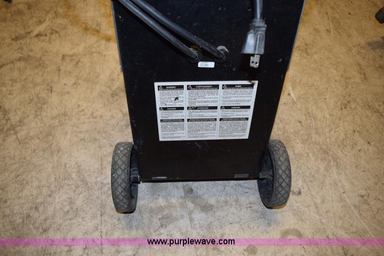 image for item L2659 Napa 85-2250 battery charger