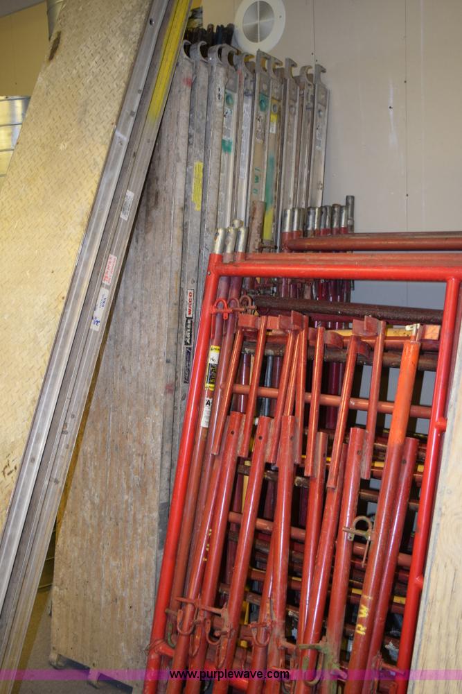 image for item L3328 Assorted planks and scaffolding