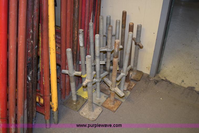 image for item L3328 Assorted planks and scaffolding