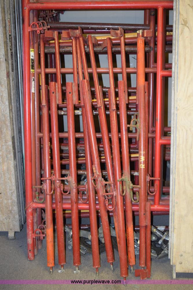 image for item L3328 Assorted planks and scaffolding