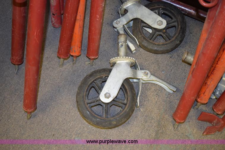 image for item L3328 Assorted planks and scaffolding