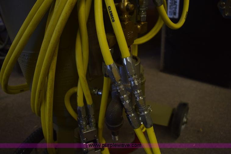 image for item L3332 2013 Clemco 1028 sand blaster