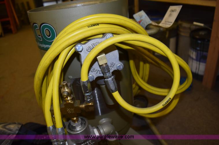 image for item L3332 2013 Clemco 1028 sand blaster