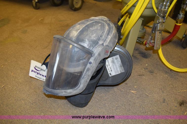 image for item L3332 2013 Clemco 1028 sand blaster