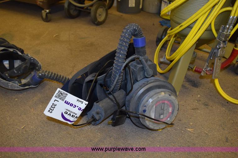 image for item L3332 2013 Clemco 1028 sand blaster