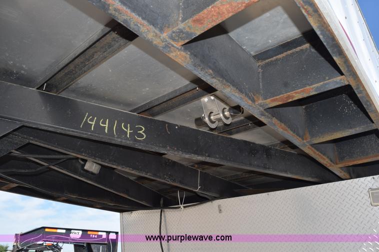 image for item L3343 2006 Haulmark RTG85X36WR3 enclosed cargo trailer