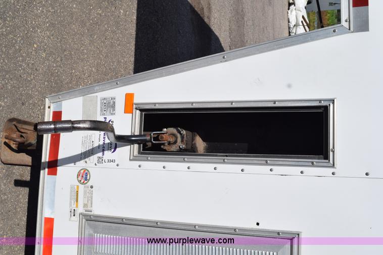 image for item L3343 2006 Haulmark RTG85X36WR3 enclosed cargo trailer